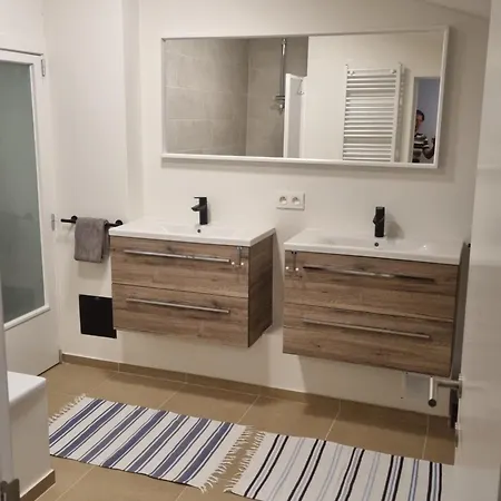 Blue House וילה קנוקה-הייסט